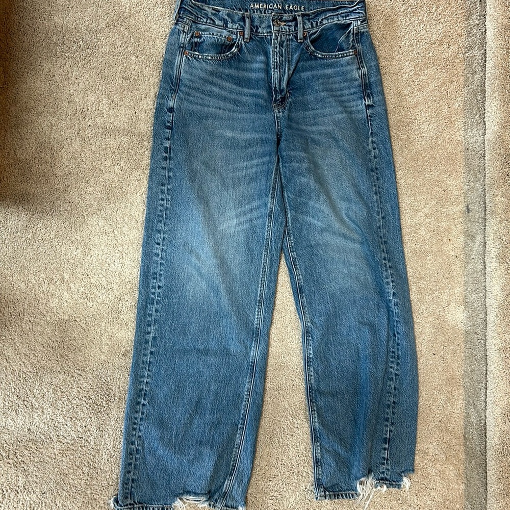 American Eagle Dreamy Drape High-Waisted Baggy Wide Legged Jeans - Size 6